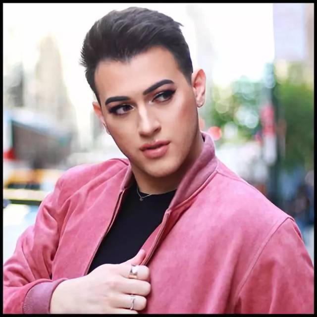 男生化妆能美到什么程度?哈哈哈哈哈哈哈哈哈我快被笑死了!