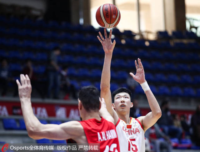 男篮世预赛-周琦32 10方硕13分 中国男篮31分