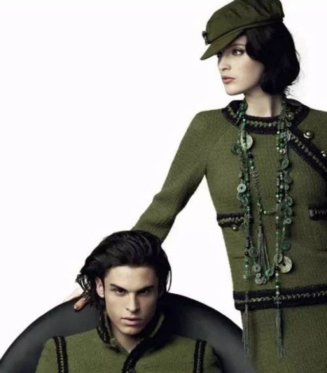 大有赶超老爸的姿态 之后接棒的是 baptiste giabiconi 老佛爷的二号