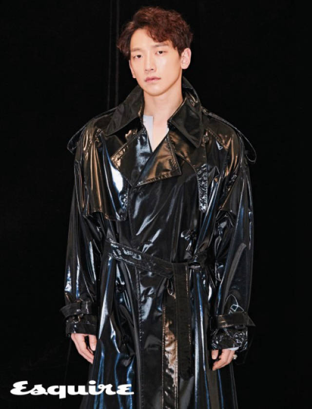 rain郑智薰最新画报展时尚驾驭力 爱妻金泰熙宣布怀上二胎【组图】