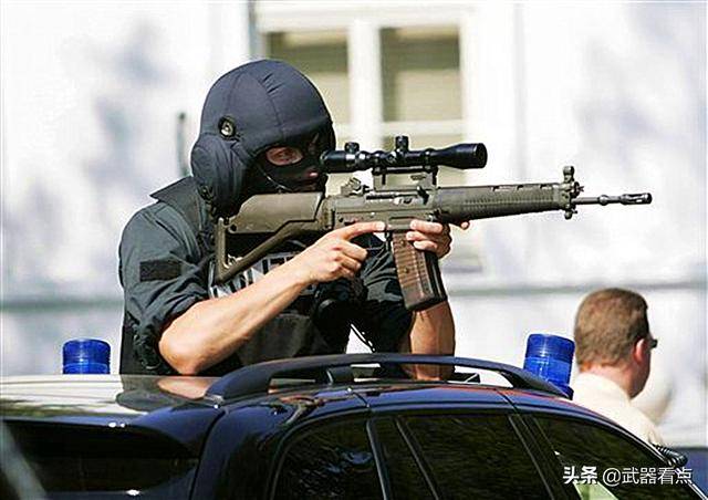 军事丨瑞士sg551lb突击步枪装备多国都能看到它的身影