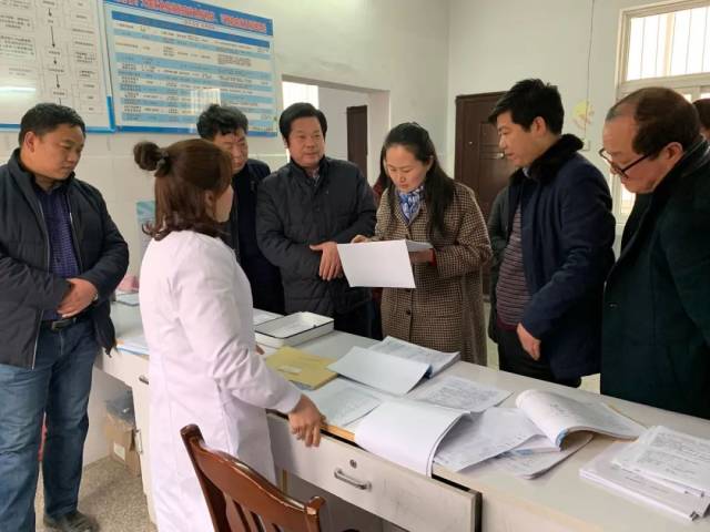 2月26日,副县长陈巧到万和镇,太白顶风景名胜区部分学校和卫生院调研