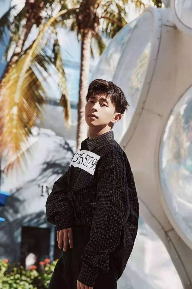一问一答丨背靠金主的爆红女星谢娜赵丽颖邓伦赵今麦蒋劲夫宋威龙