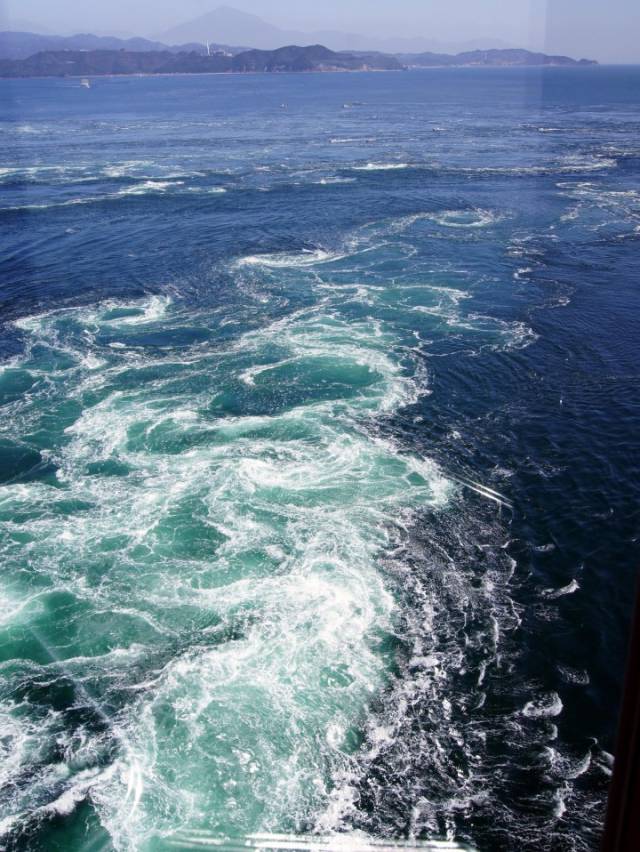海洋巨大漩涡图片