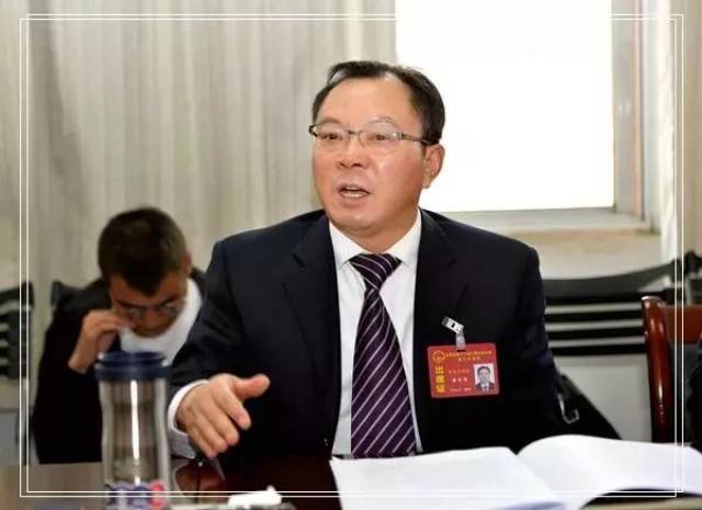 唐开荣参加胜境代表团审议时强调:充满信心 攻坚克难 全力谱写富源