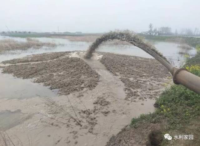 河道淤积的表现(1)河底抬高(2)水草丛生(3)河道淤塞(4)河流水