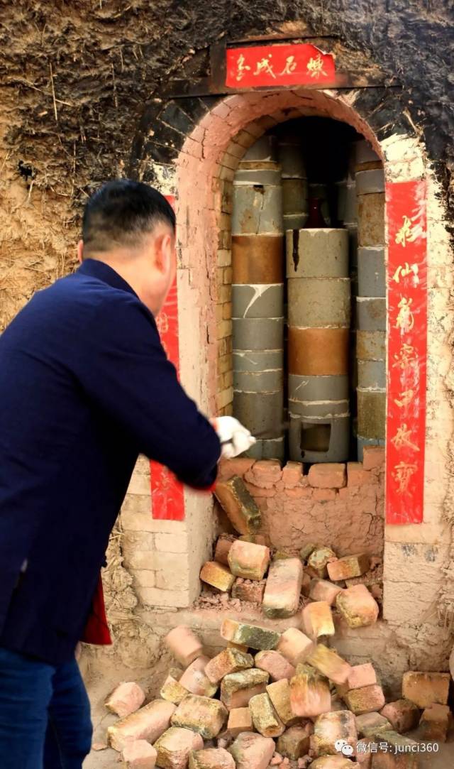 【钧瓷网】张守智教授夫妇观看锦丰源钧窑开窑仪式