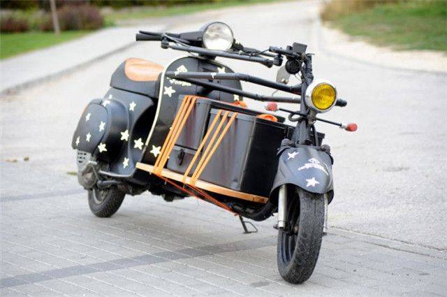 为送快递小伙将自家的小绵羊改装成加长版摩托