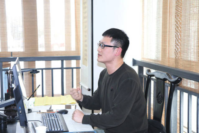 特邀讲师刘硕在上书法数字技术培训课