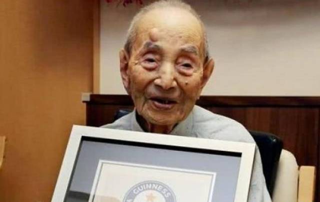 的人,这个人老人出生于1835年,按照这个时间算下来他如今已满180岁