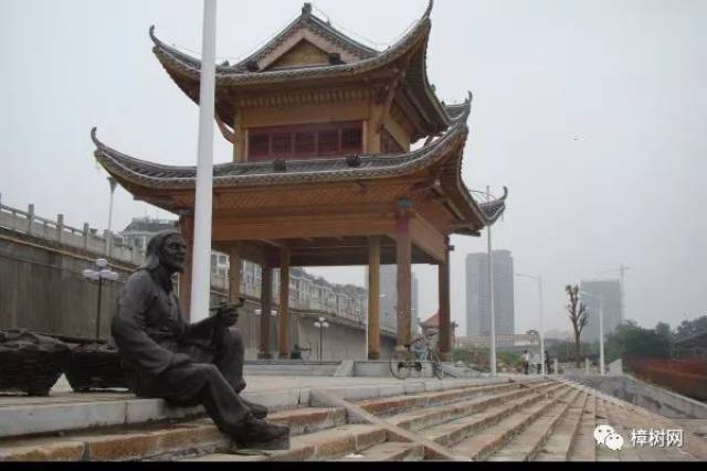 都进来看下,这个人笔下的樟树大码头美极了!