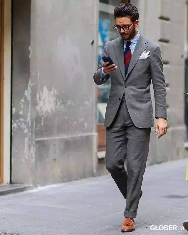 男人西装搭配做一位西装暴徒吧型男们