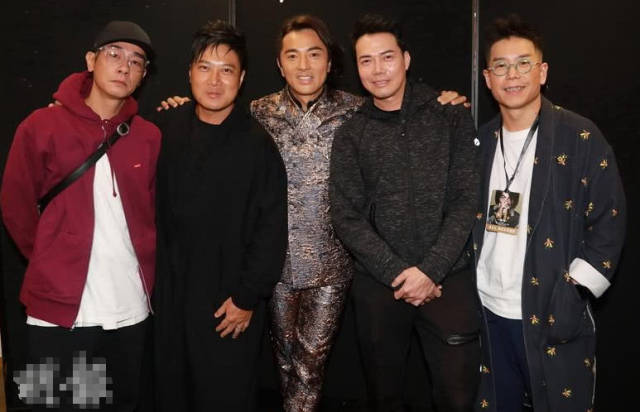 原创郑伊健办演唱会,古惑仔五兄弟同框耍宝,台下乌鸦张耀扬成亮点!