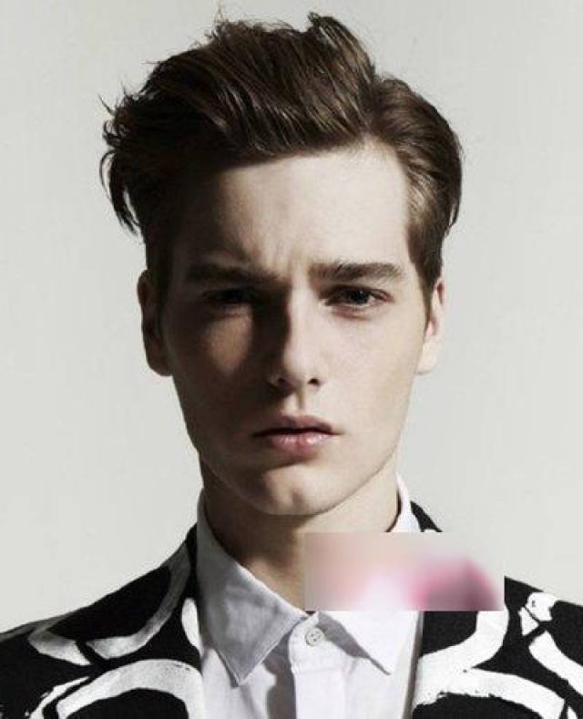 时尚派男士带刘海的侧分头发型!