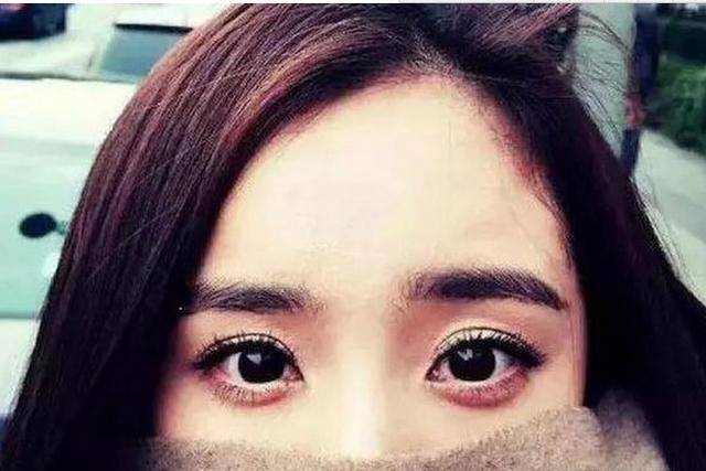 左右眉毛不对称在面相中代表什么呢?看看你的眉毛是否一高一低?