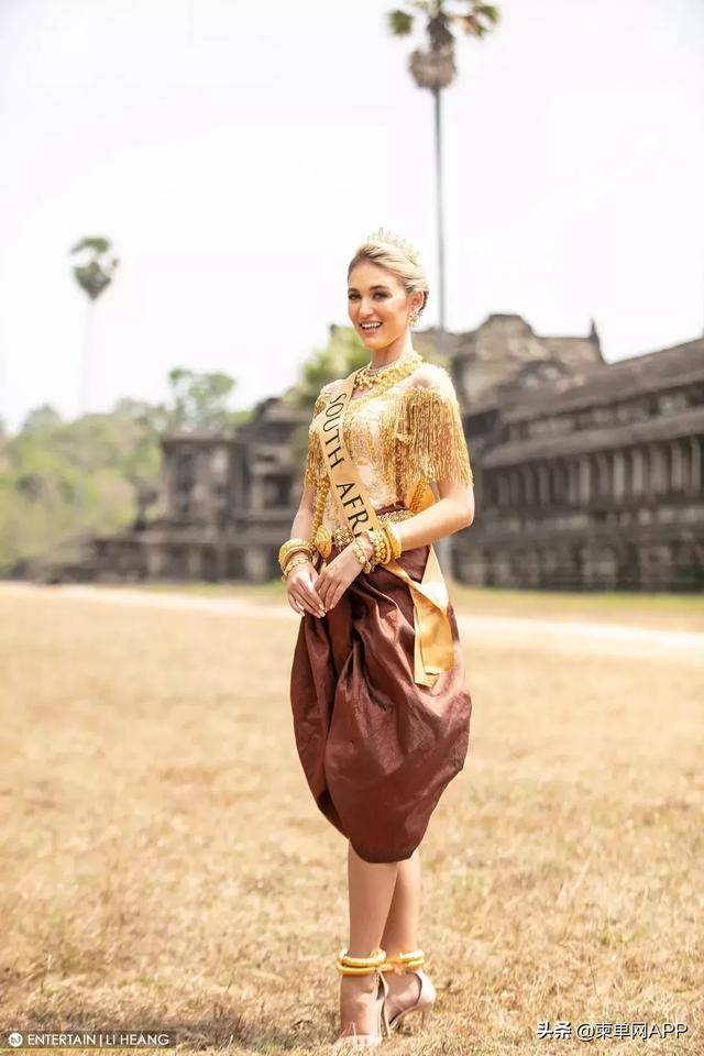世界各地美女齐聚柬埔寨,身着柬式服装惊艳亮相吴哥窟