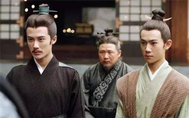 齐王司马冏被封为大司马,成都王司马颖被封为大将军,河间王司马颙因为