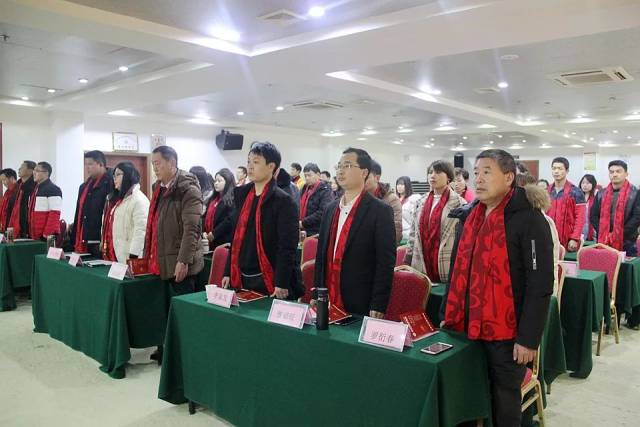 一等奖 抽奖嘉宾 赣州原民政局党组书记陈式金先生 抽奖嘉宾 集团董事