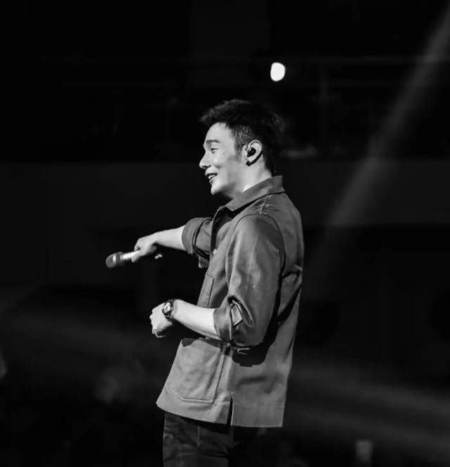 年少有为不自卑,李荣浩巡回演出会盛大开启 | 3.16上海站