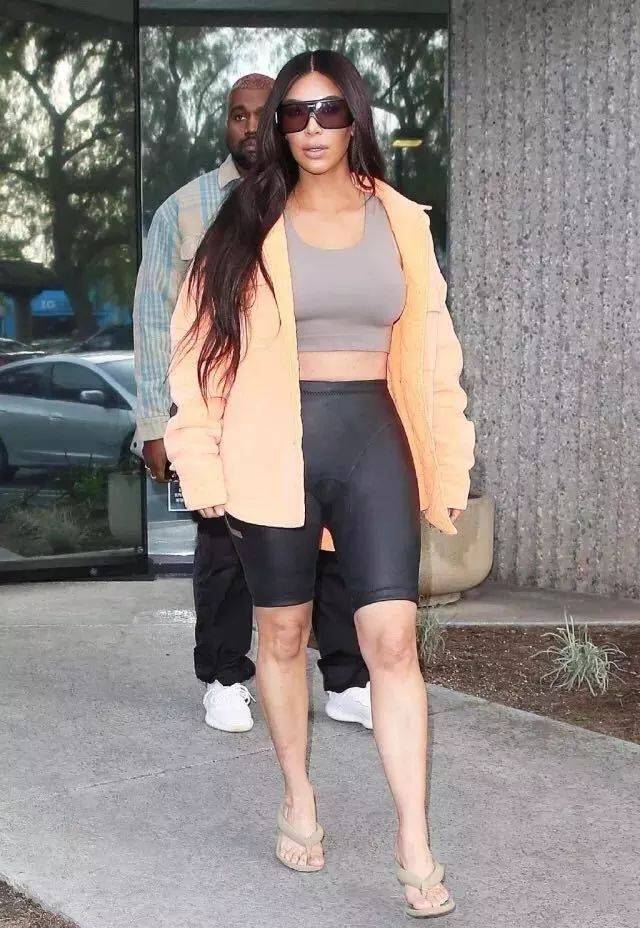 奚梦瑶都hold不住的裤子,普通人穿得丑成啥样?