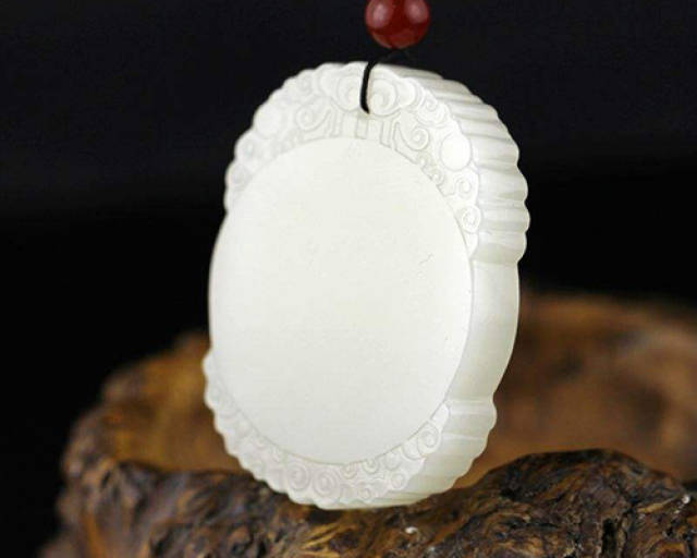 羊脂玉和羊脂白玉有什么区别？_搜狐网