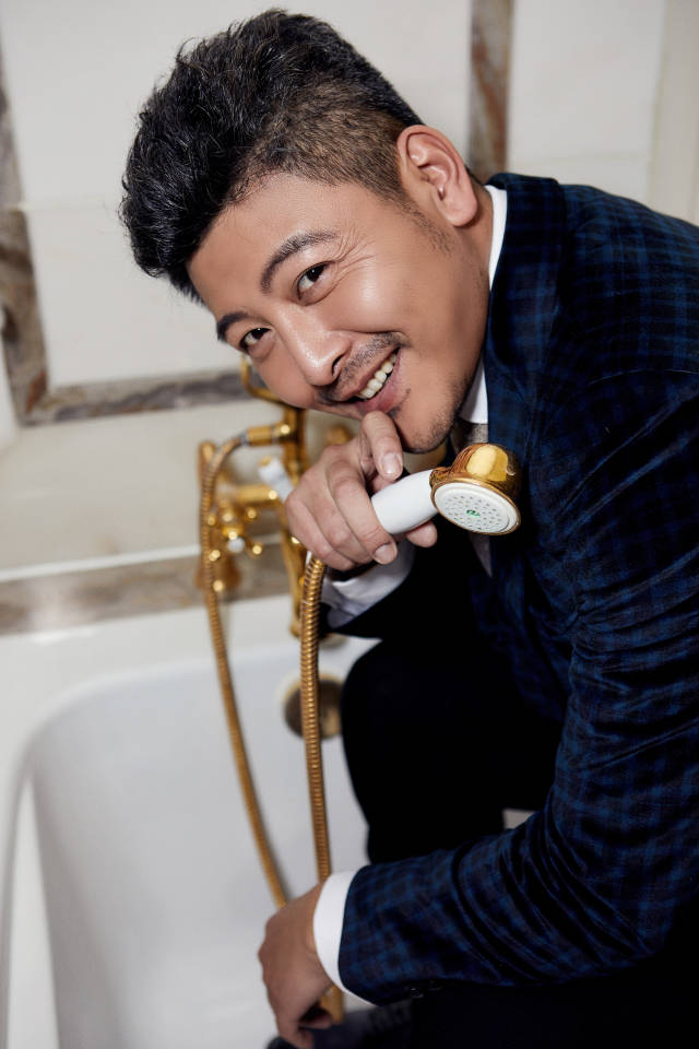 吴其江写真曝光 看"农村青年刘大海"秒变帅气痞大叔