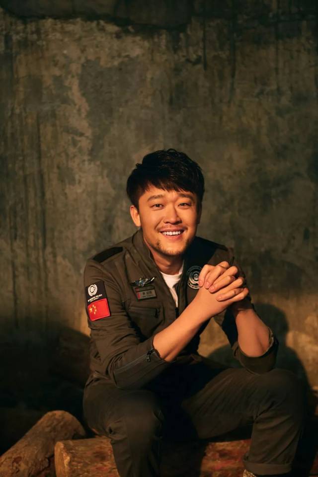 原创专访李虹辰:《流浪地球》扫射木星的钢铁型男,竟是本质文青?