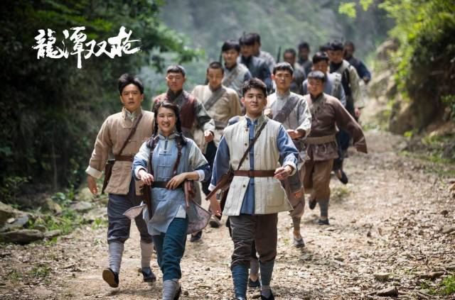 川味红色传奇《龙潭双枪》今晚燃爆荧屏,为观众献上一场视觉麻辣盛宴!