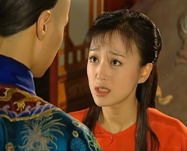 从小燕子喂尔康吃东西那一刻起,晴儿就明白为什么永琪会娶知画