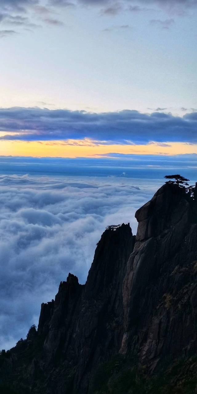 日出东方红胜火,最美不过黄山景