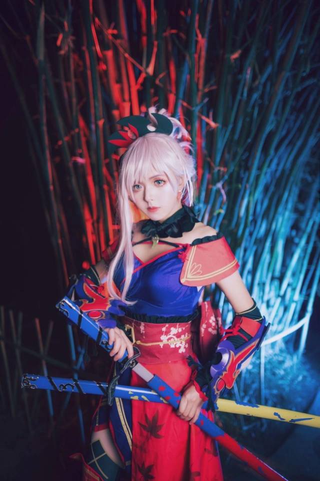 cos:王者荣耀中宫本武藏,其剑可及无空只苍穹.