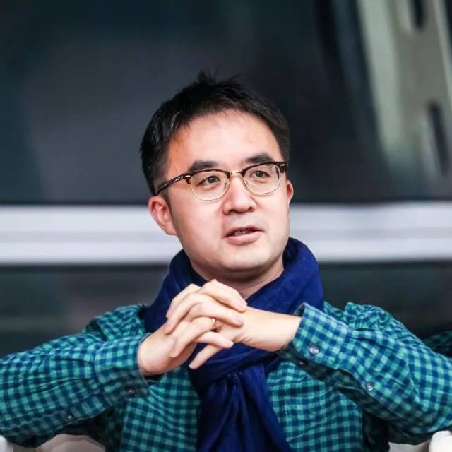 我们很荣幸的邀请到了《汽车人》杂志主编管宏业以及《环球汽色》吴毓