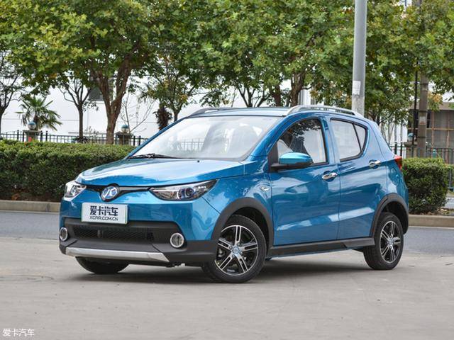 北汽新能源ec220标准版 补贴后5.58万元