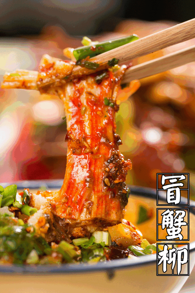 除了上面这些, 冒小土豆,冒千层肚,冒蟹柳也是店里火热必点款.