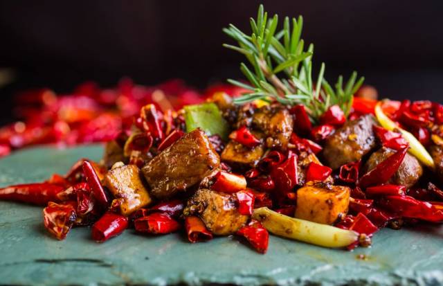 歌乐山辣子雪花牛肉 168元/份