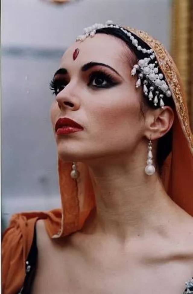 tamara rojo 英国国家芭蕾舞团艺术总监/首席舞者 《天鹅湖》中黑白