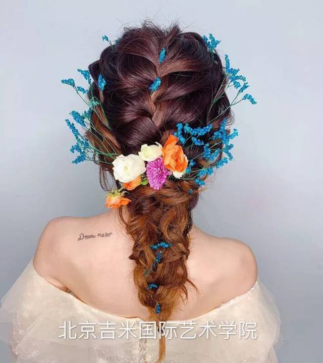 图为北京吉米化妆学校女神蜕变课堂 北京吉米国际艺术学院告诉你:有一