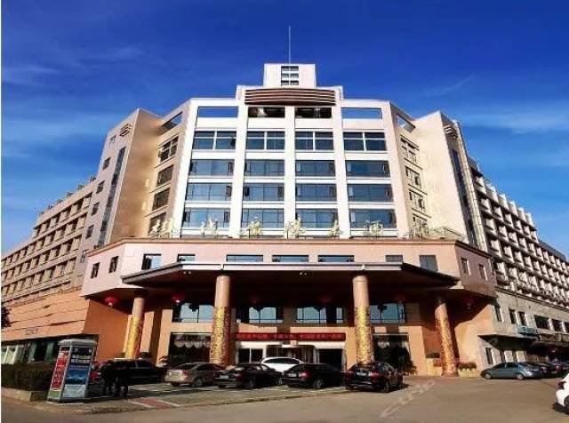 现代广场大酒店 类型:★★★ 地址:大洋路598号 电话:0578-2687288