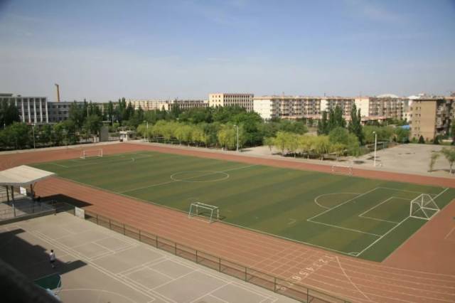 宁夏大学新华学院坐落于国家历史文化名城银川市,是由宁夏大学按照新