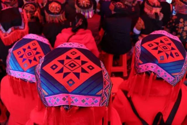 漂亮的瑶族帽子