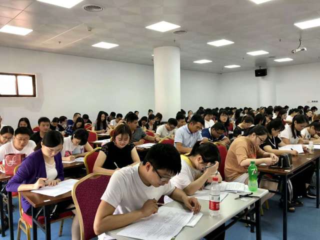 成人高考脱产一定要去学校全日制上课吗