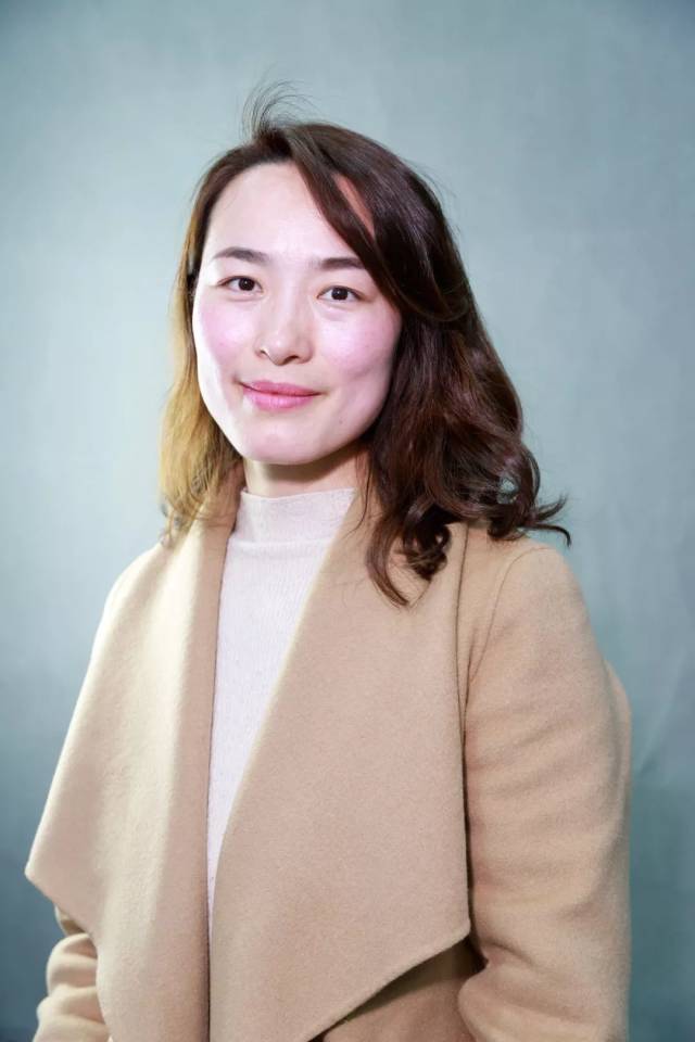 02 做一个时尚精 美妆 相信每一个女生心里都住着一位美丽的公主!