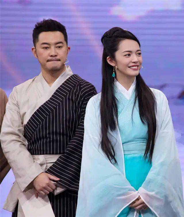 姚晨还是武林外传水嫩嫩的郭芙蓉,沙溢胖成水桶和白展堂差远了!