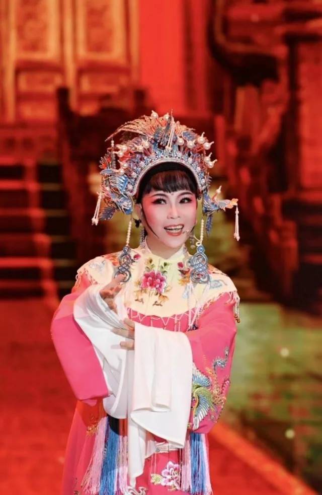 【风采展】 | 苍南县越剧票友姐妹花——方雪华,方曼华_手机搜狐网