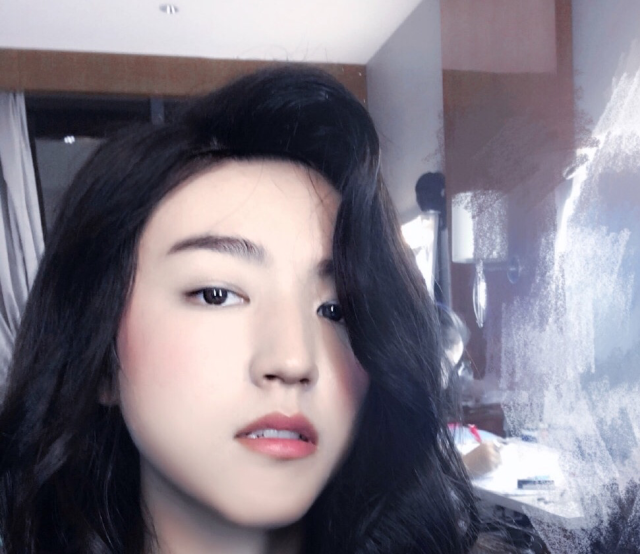 男明星女装造型引热议,黄明昊漂亮,薛之谦最有