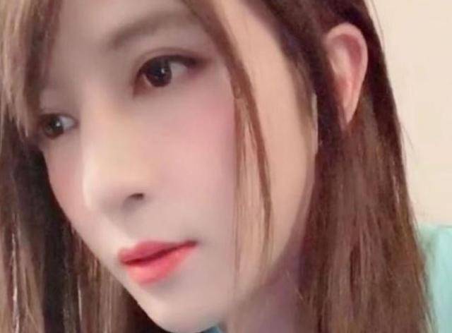 薛之谦演唱会,散装英语笑翻全场,女粉:男粉欺负