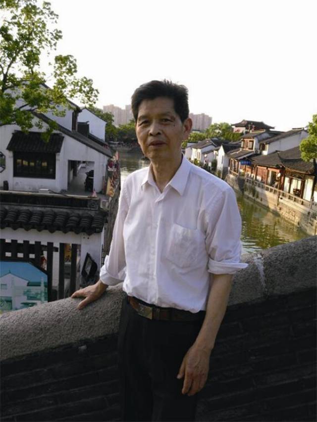 吕贤望 艺术简介吕贤望,1939年4月生于浙江省东阳市,1965年毕业于浙江