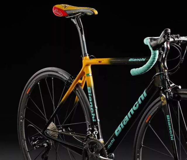 bianchi推出限量版碳纖維公路車