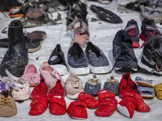 有两人阴差阳错逃过"死亡之旅"