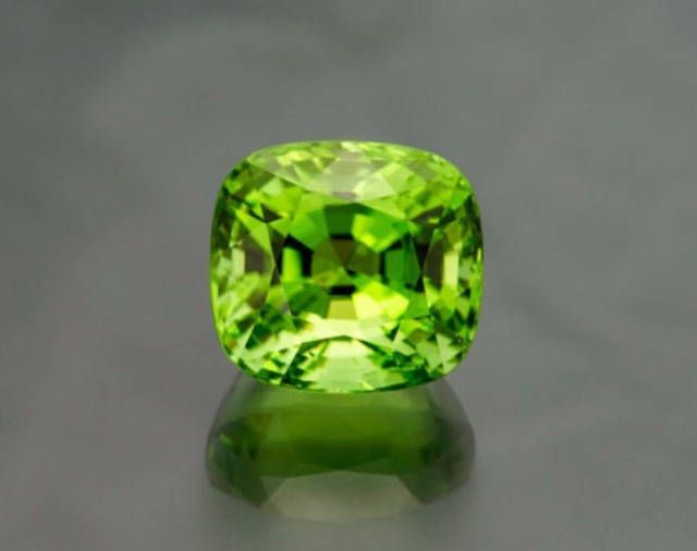 如何挑选橄榄石